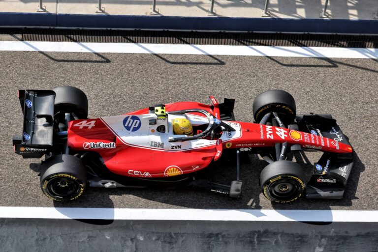 Concept vizual al mașinilor de Formula 1 pentru 2026, ilustrând designul inovator și modificările aerodinamice.