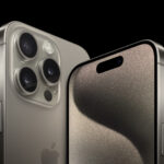 Două modele iPhone 15 Pro și iPhone 15 Pro Max, afișate alături, cu design elegant și finisaje premium, subliniind integrarea tehnologiilor avansate.