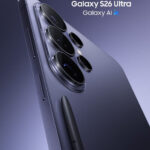 Poster promoțional oficial pentru Samsung Galaxy S26 Ultra, afișând designul și specificațiile estetice ale smartphone-ului.