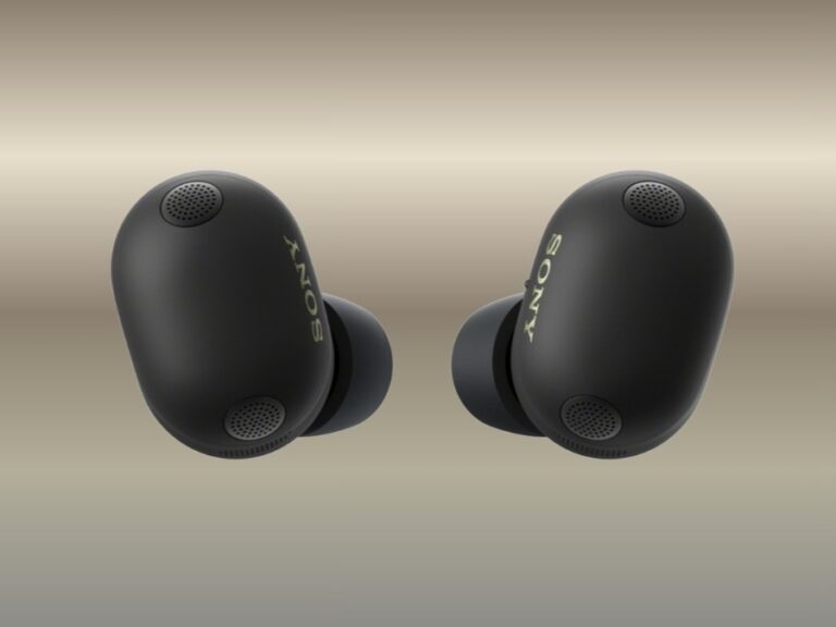 Căști wireless Sony WF-1000XM6 cu specificații tehnice afișate, inclusiv design și funcții de reducere a zgomotului.