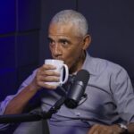 Barack Obama într-o imagine legată de teoriile conspiraționiste despre extratereștri și mesaje secrete.